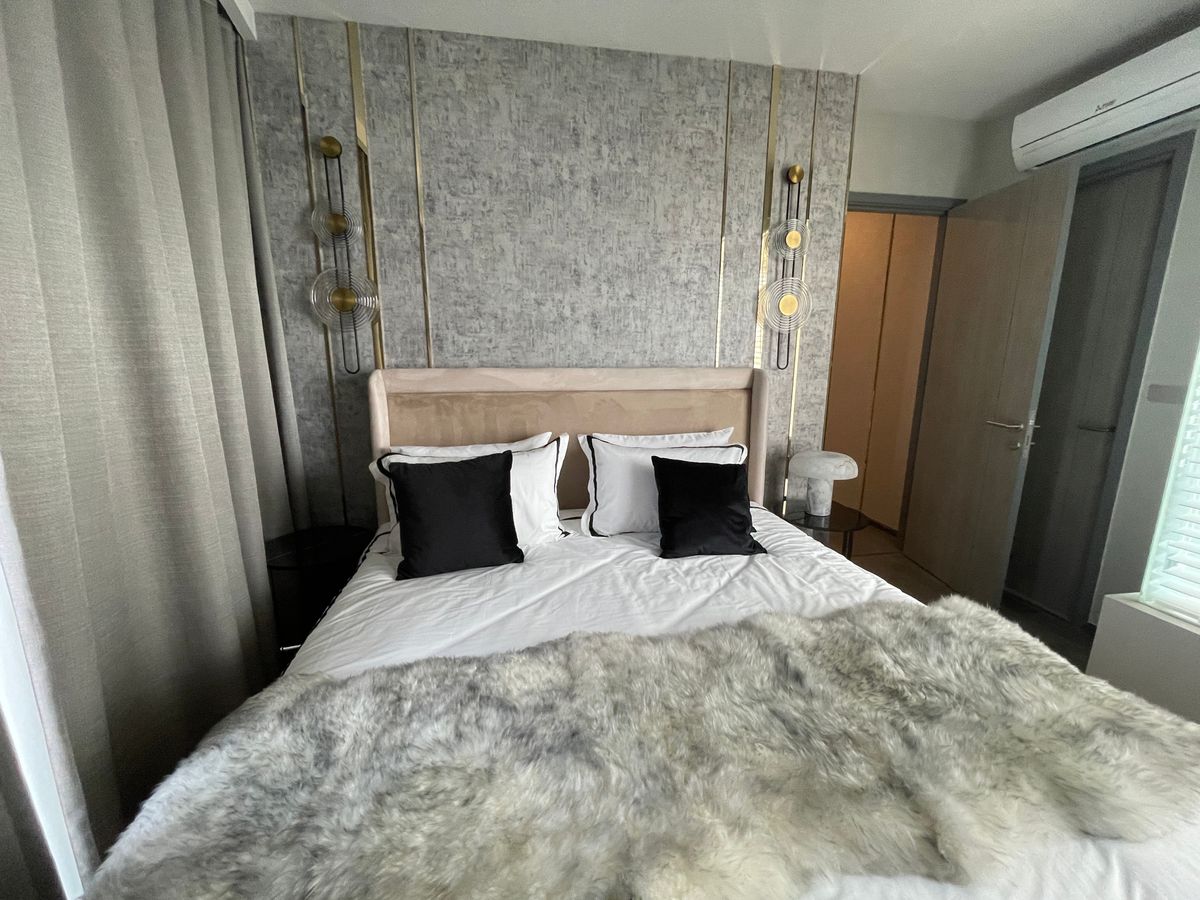 For SaleCondoKhlongtoei, Kluaynamthai : Luxury Luxury Condo for sale, Rama 4 Road, near MRT Khlong Toei 0 m. Condo Condo Park, 27th floor, size 101.68 sq.m., 3 bedrooms, 3 bathrooms, near Chalerm Mahanakorn Expressway. With a 5 -star service from Dusit Hotel