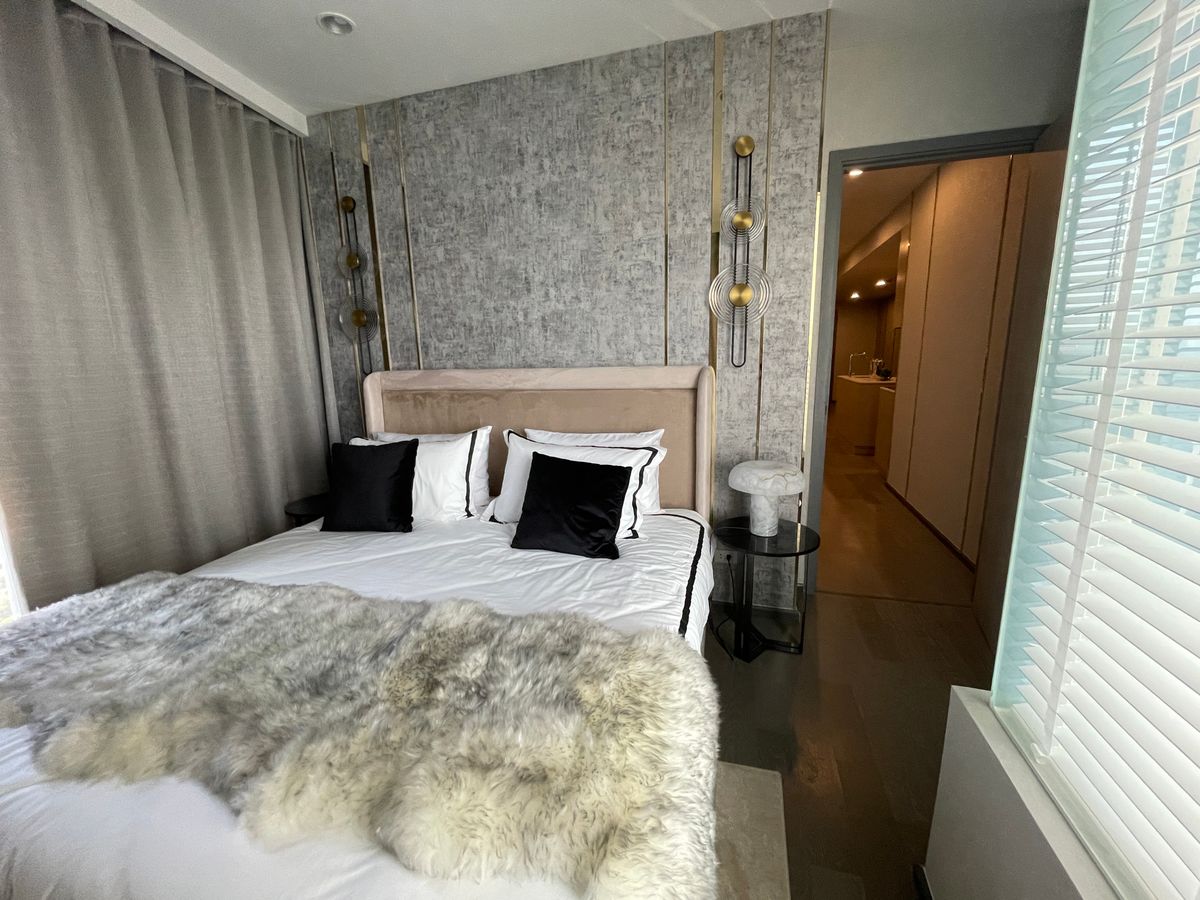 For SaleCondoKhlongtoei, Kluaynamthai : Luxury Luxury Condo for sale, Rama 4 Road, near MRT Khlong Toei 0 m. Condo Condo Park, 27th floor, size 101.68 sq.m., 3 bedrooms, 3 bathrooms, near Chalerm Mahanakorn Expressway. With a 5 -star service from Dusit Hotel