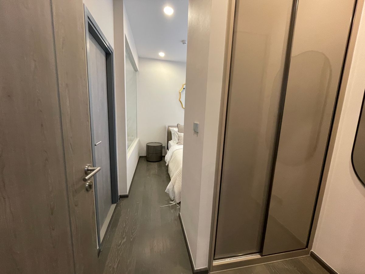 For SaleCondoKhlongtoei, Kluaynamthai : Luxury Luxury Condo for sale, Rama 4 Road, near MRT Khlong Toei 0 m. Condo Coco Park, Floor 12, Size 49.60 sq.m., 1 bedroom, 1 bathroom near the Chalerm Mahanakorn Expressway. With a 5 -star service from Dusit Hotel