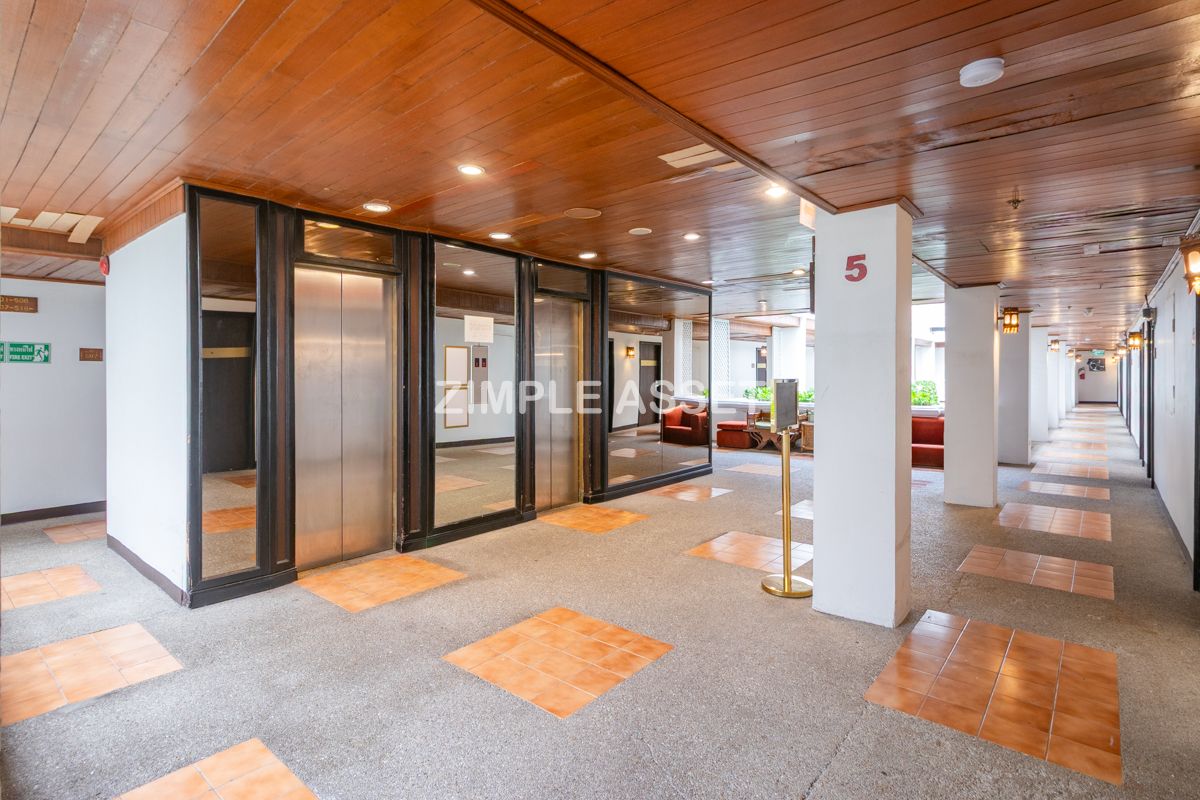 ให้เช่าสุขุมวิท อโศก ทองหล่อ : Line : @zimple_asset  โรงแรมบนถนนสุขุมวิท ติดEmsphere ให้บริการห้องพักในระดับ4ดาว พร้อมด้วยสิ่งอำนวยความสะดวกมากมาย ใกล้แหล่งช้อปปิ้งและใจกลางแหล่งธุรกิจของกรุงเทพ