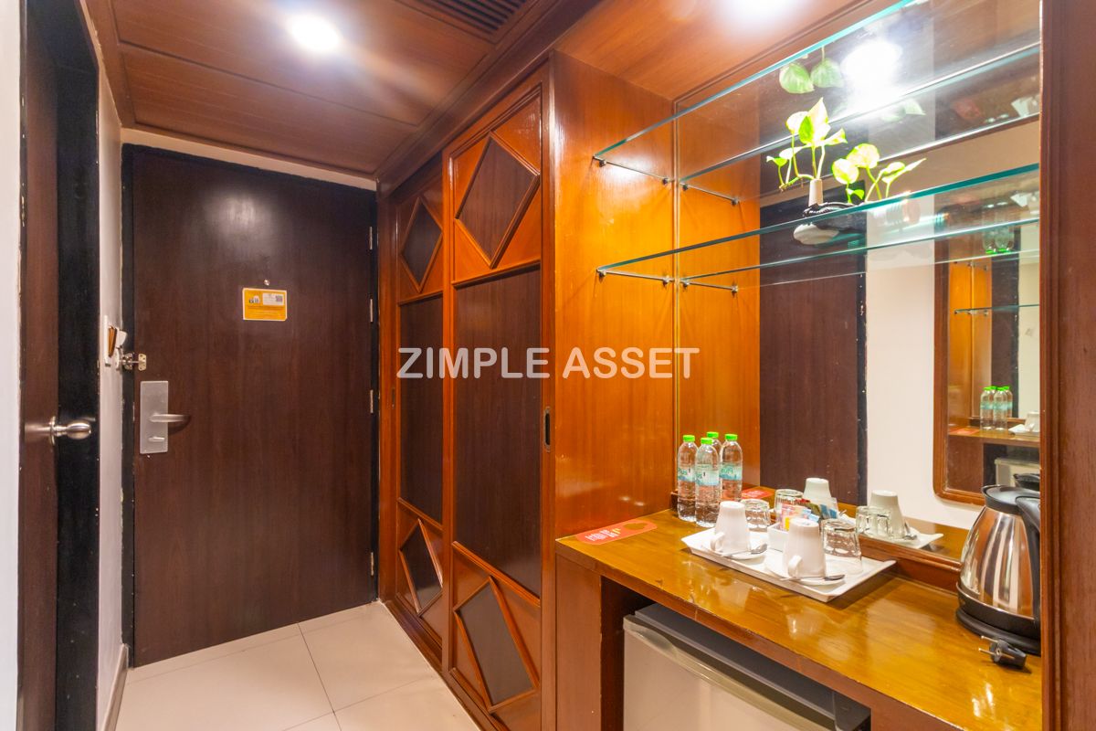 ให้เช่าสุขุมวิท อโศก ทองหล่อ : Line : @zimple_asset  โรงแรมบนถนนสุขุมวิท ติดEmsphere ให้บริการห้องพักในระดับ4ดาว พร้อมด้วยสิ่งอำนวยความสะดวกมากมาย ใกล้แหล่งช้อปปิ้งและใจกลางแหล่งธุรกิจของกรุงเทพ