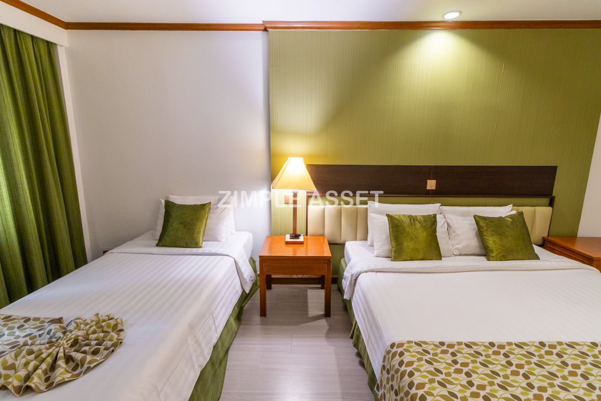 ให้เช่าสุขุมวิท อโศก ทองหล่อ : Line : @zimple_asset  โรงแรมบนถนนสุขุมวิท ติดEmsphere ให้บริการห้องพักในระดับ4ดาว พร้อมด้วยสิ่งอำนวยความสะดวกมากมาย ใกล้แหล่งช้อปปิ้งและใจกลางแหล่งธุรกิจของกรุงเทพ