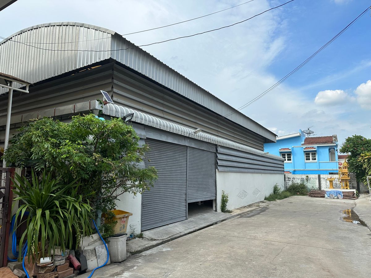 For RentWarehouseKaset Nawamin,Ladplakao : Warehouse for rent in Soi Nuanchan, size 300 sqm.