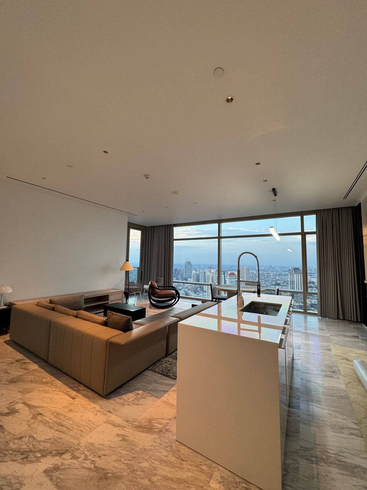 ให้เช่าคอนโดสาทร นราธิวาส : Four Seasons Private Residences / 2 Bedrooms (FOR RENT), โฟร์ซีซั่นส์ ไพรเวท เรสซิเด้นซ์ / 2 ห้องนอน (ให้เช่า) DO591