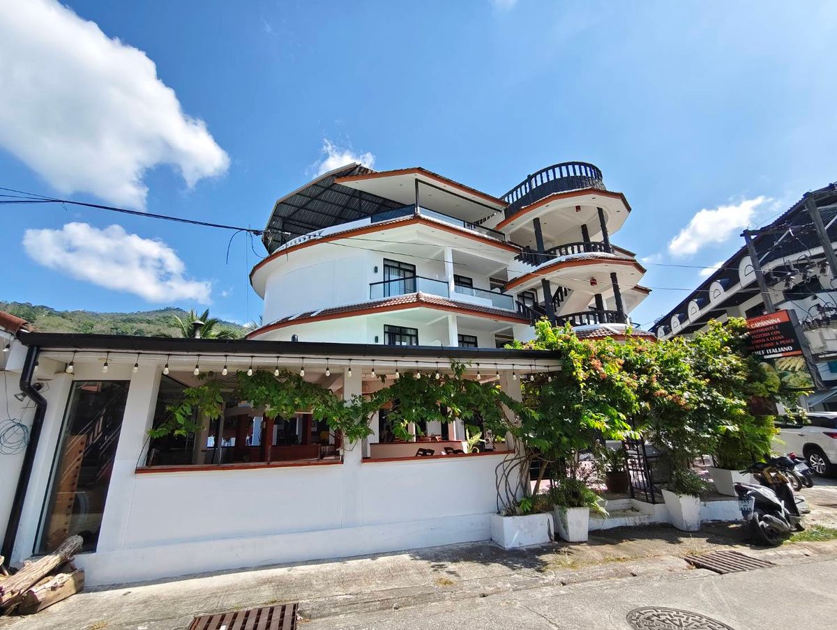 ขายกิจการโรงแรม & กิจการอพาร์ตเมนต์ภูเก็ต : ขายกิจการโรงแรม & ร้านอาหารอิตาเลียน “ลา แคปเปนริน่า“ ทำเลทอง! ถนนนาใน – ใจกลางป่าตอง โอกาสทองสำหรับนักลงทุน!
