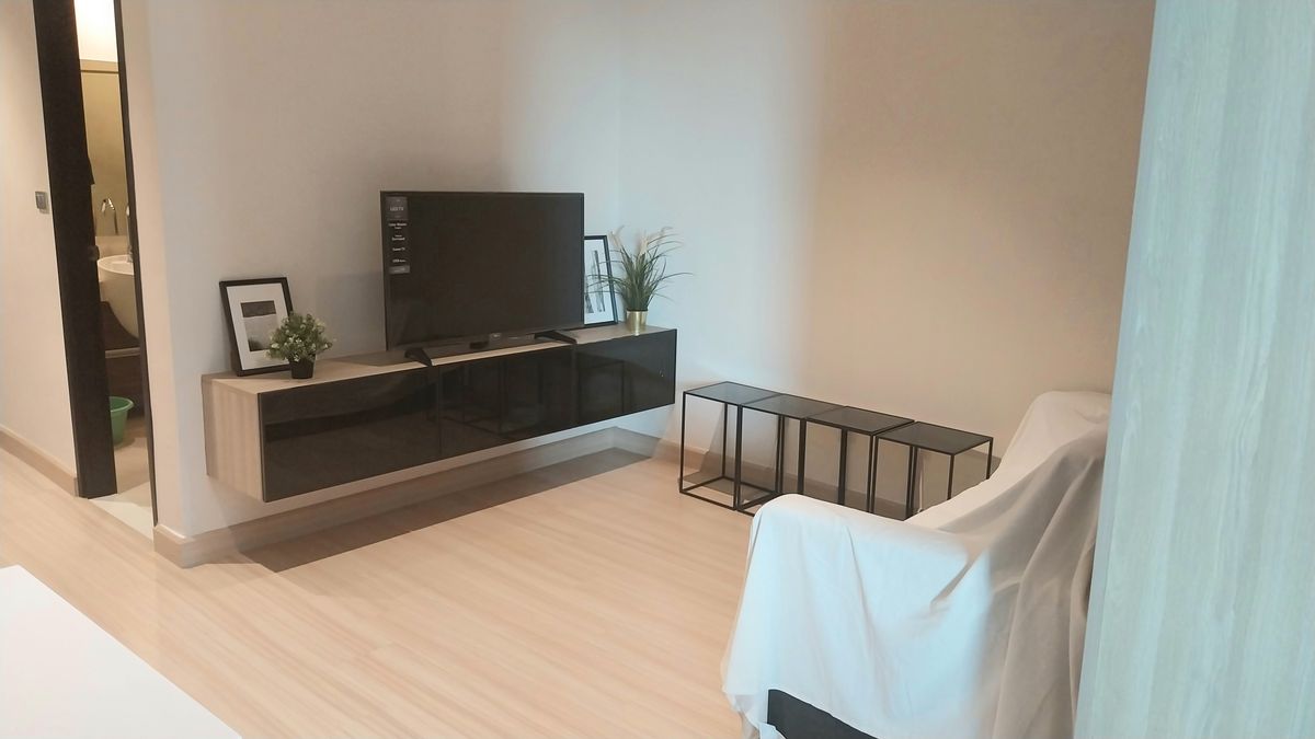 For RentCondoOnnut, Udomsuk : 1 bed 1 bath 40 sqm condo at Sky Walk for rent 18,000THB per month, Sukhumvit Soi 71, Phra Khanong BTS station