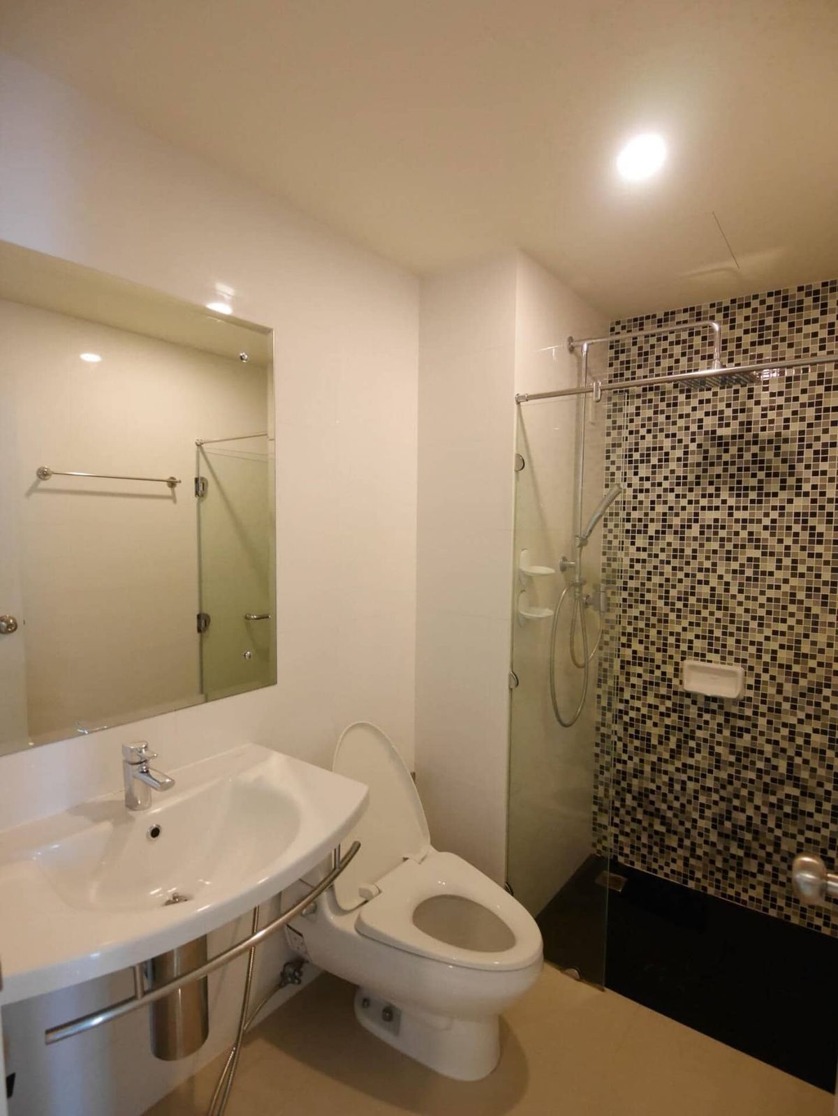 For SaleCondoRatchadapisek, Huaikwang, Suttisan : Urgent sale ✨ Metro Sky Ratchada ✨ Swimming pool view The balcony facing the north, complete (PS63097)