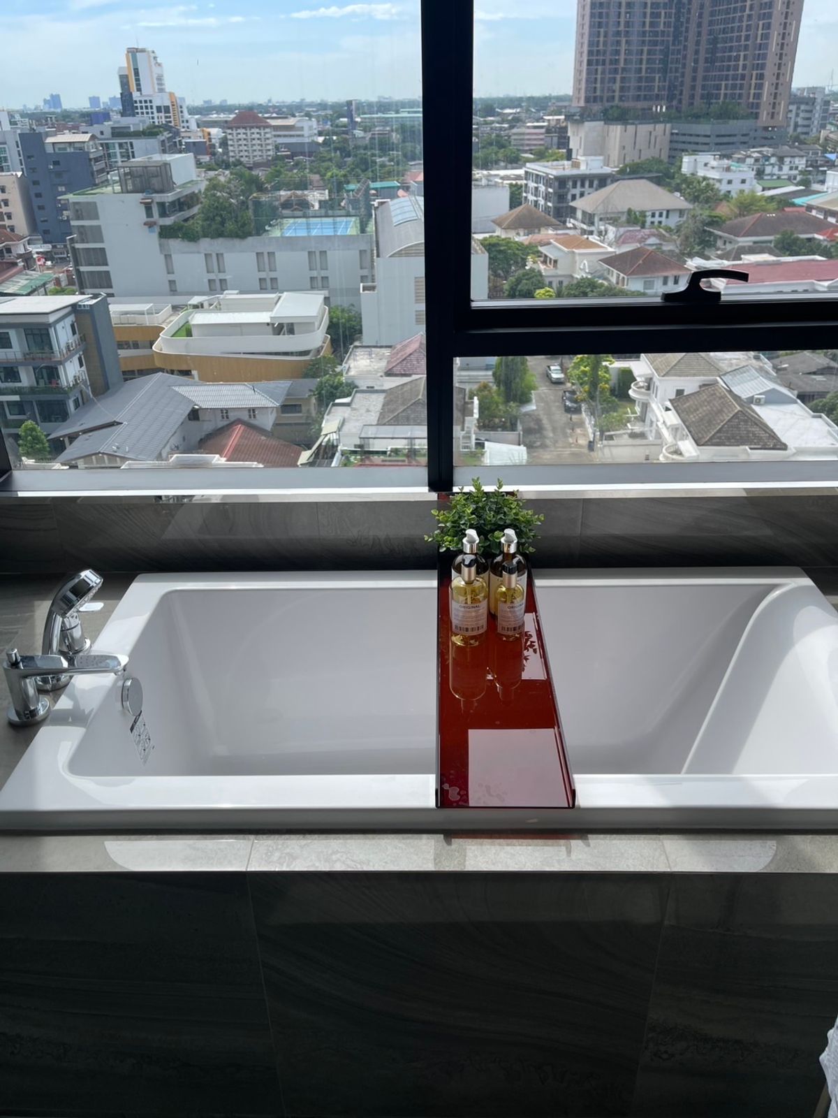 ให้เช่าคอนโดสุขุมวิท อโศก ทองหล่อ : FOR RENT 1 Bed 45sq.m Ideo Q Sukhumvit36 call 064-932-4645 KEn