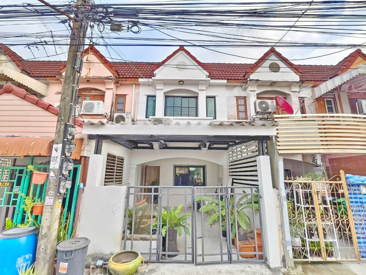 ขายบ้านโชคชัย4 ลาดพร้าว71 : H0650♛ขายทาวน์เฮ้าส์ 2 ห้องนอน⚝ลาดพร้าว♜MRT มหาดไทย∞099-5919653,065-9423251▚Line@sureresidence 🐶🐱Pet friendly
