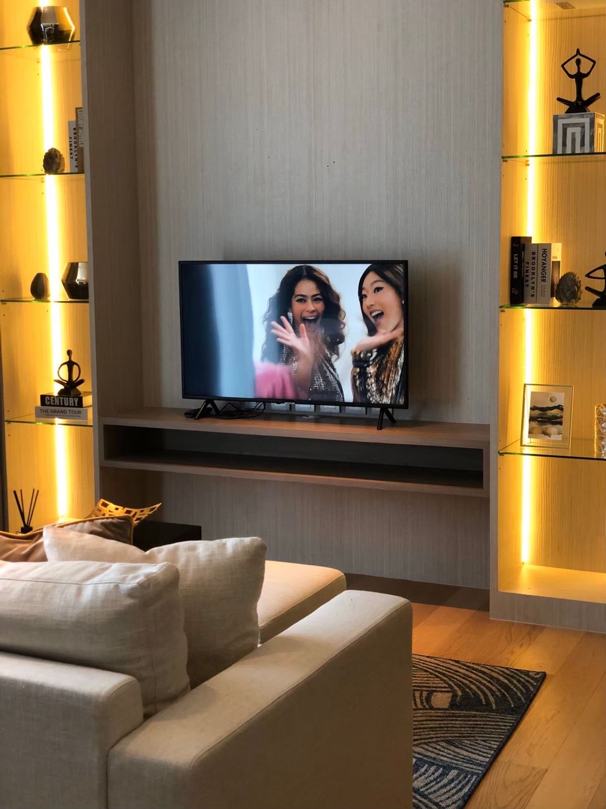 ให้เช่าคอนโดสีลม ศาลาแดง บางรัก : 🔥ให้เช่าด่วน🔥คอนโดศาลาแดง วัน ใกล้ MRT สีลม เดินทางสะดวกใจกลางเมือง