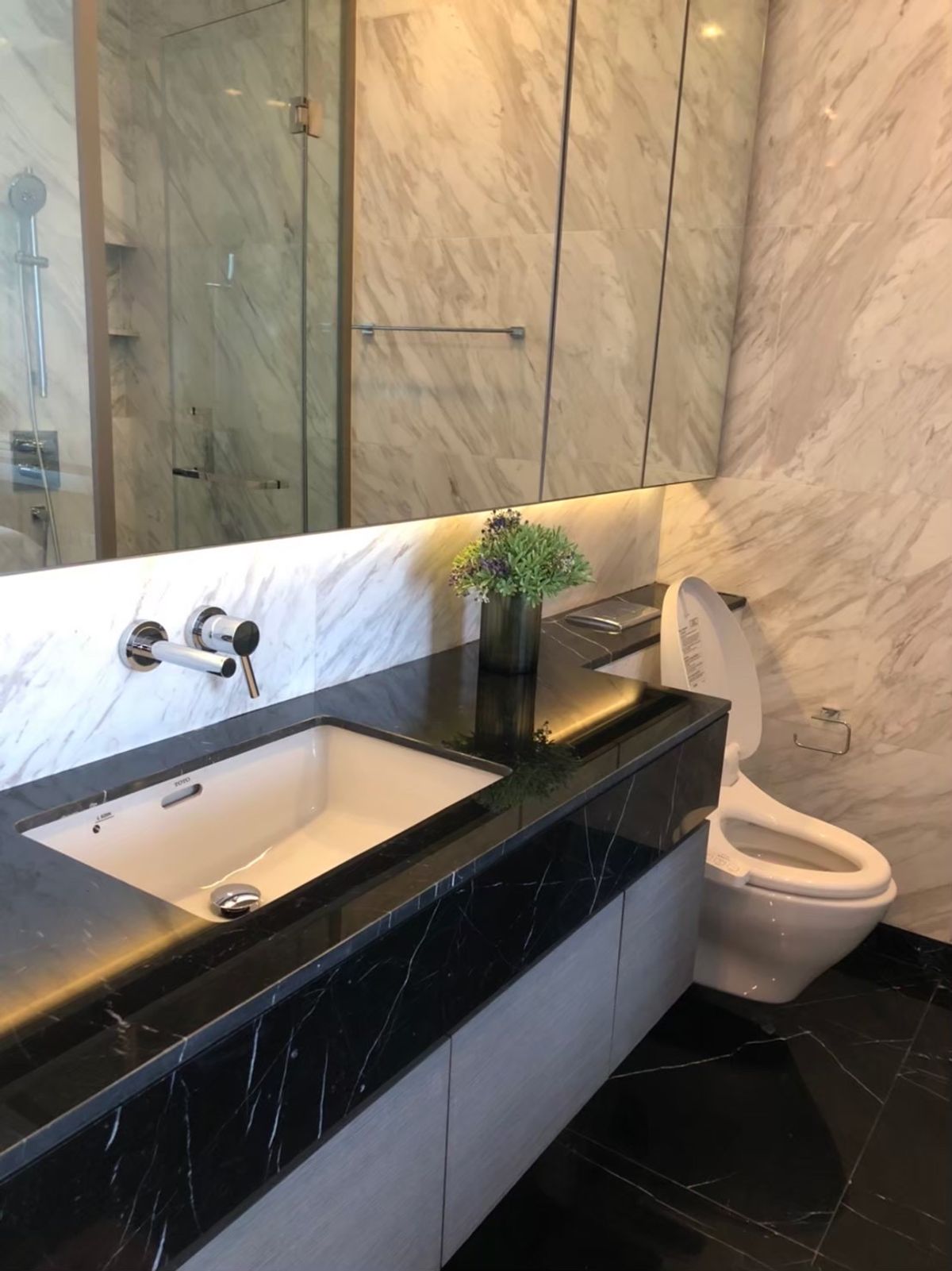 ให้เช่าคอนโดสีลม ศาลาแดง บางรัก : 🔥ให้เช่าด่วน🔥คอนโดศาลาแดง วัน ใกล้ MRT สีลม เดินทางสะดวกใจกลางเมือง