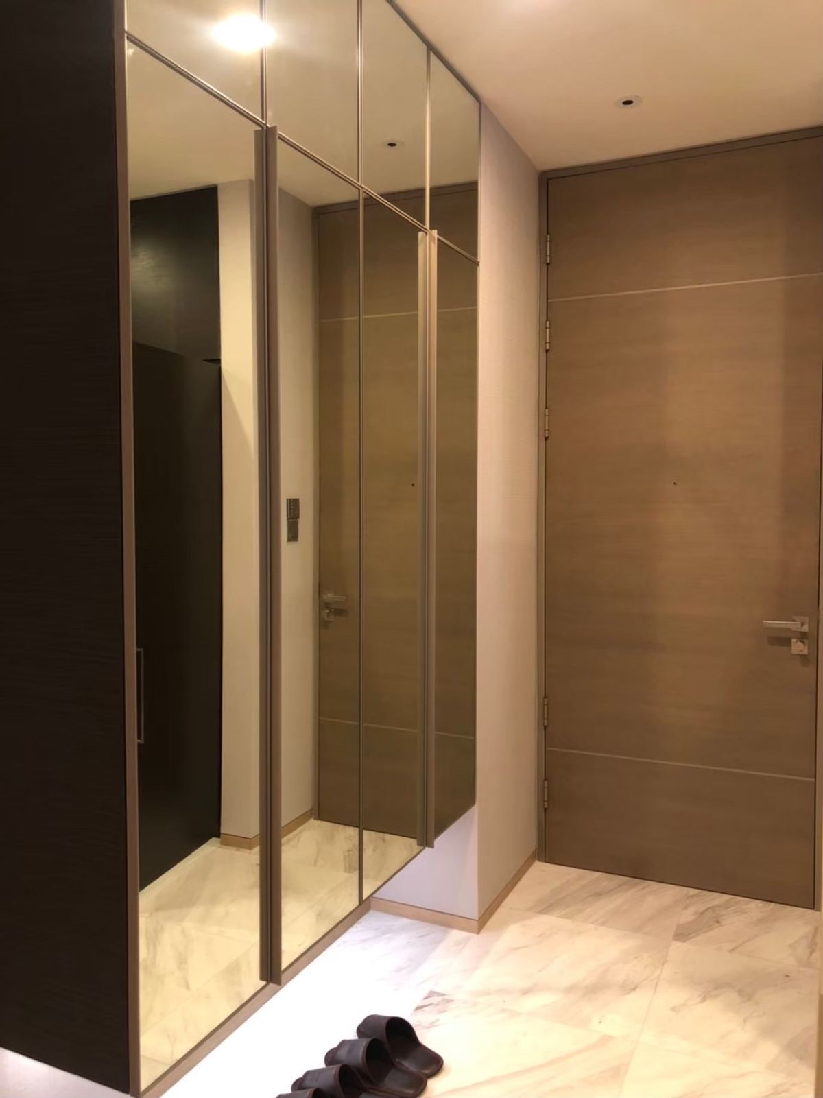 ให้เช่าคอนโดสีลม ศาลาแดง บางรัก : 🔥ให้เช่าด่วน🔥คอนโดศาลาแดง วัน ใกล้ MRT สีลม เดินทางสะดวกใจกลางเมือง