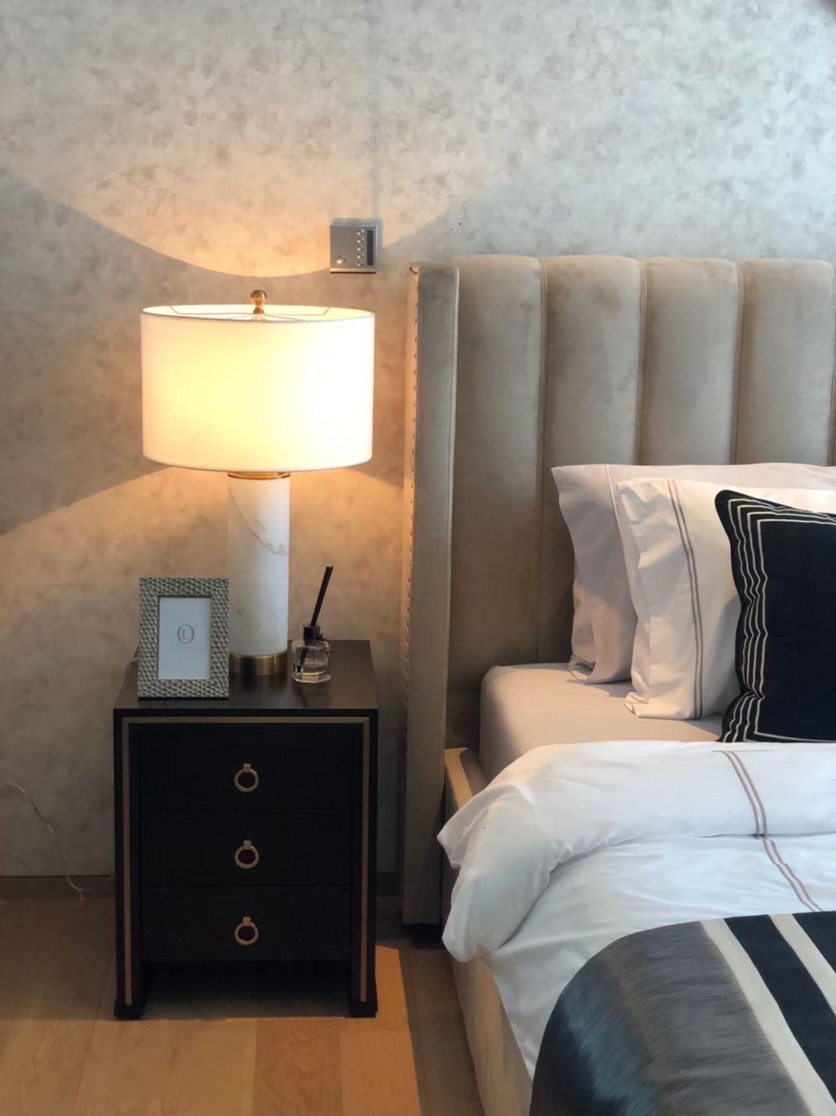 ให้เช่าคอนโดสีลม ศาลาแดง บางรัก : 🔥ให้เช่าด่วน🔥คอนโดศาลาแดง วัน ใกล้ MRT สีลม เดินทางสะดวกใจกลางเมือง