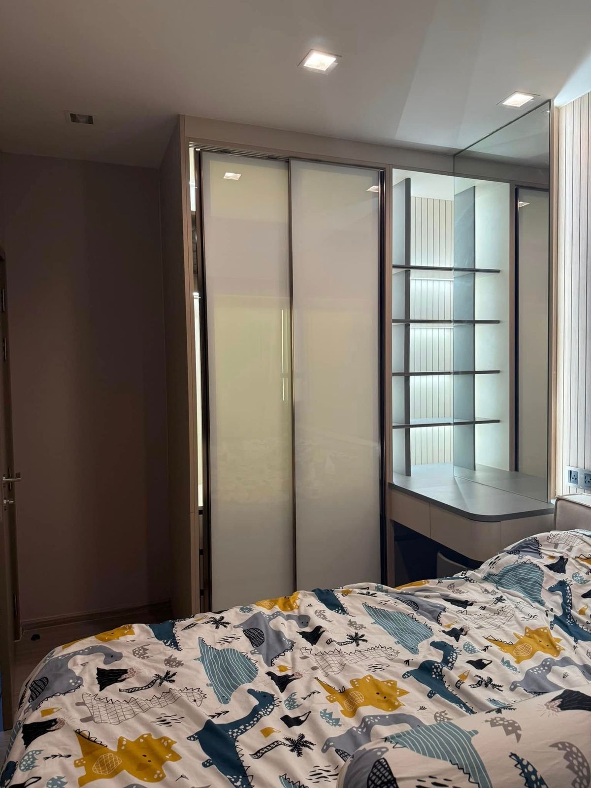 For SaleCondoRama9, Petchburi, RCA : Life Asoke Hype / 1 Bedroom (SALE WITH TENANT), Life Asoke Hype / 1 Bedroom (Sale with Tenant) TARN125