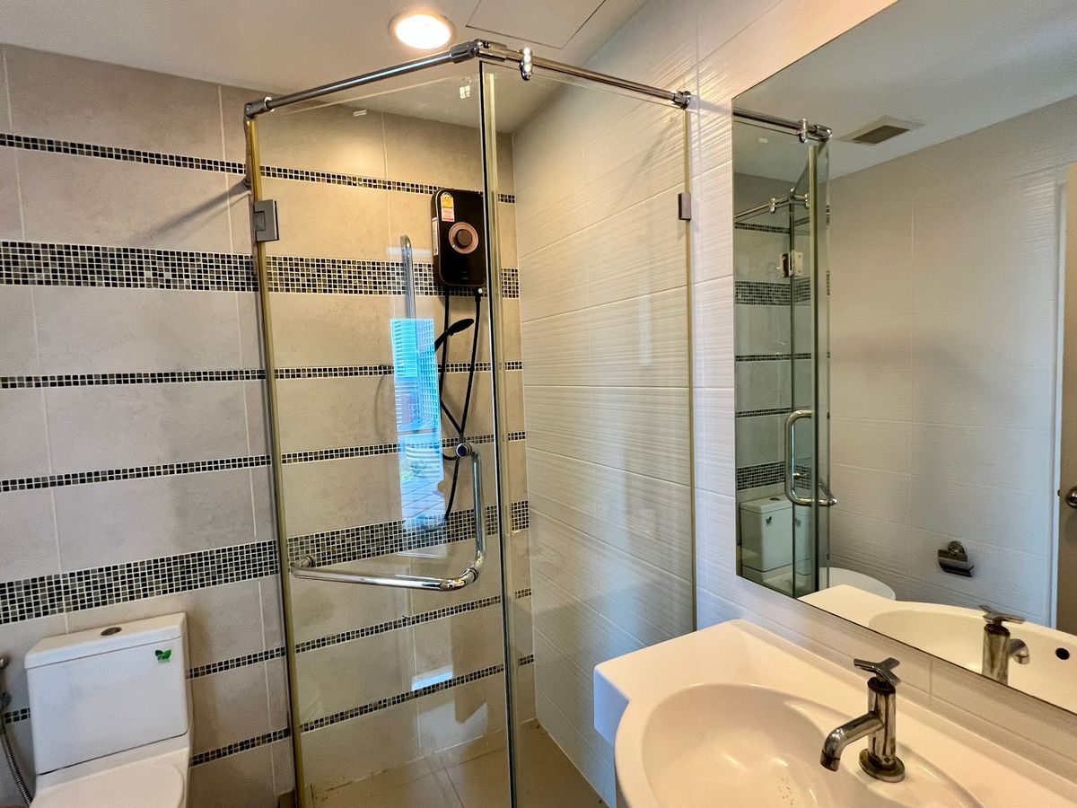 For SaleCondoSathorn, Narathiwat : ( UL2502181 ) Tel/Line 096-2479369 / FOR SELL!!!  Centric Sathorn St.louis  2 BEDROOM 2 BATHROOM 59.96 SQ.M. High Floor, RARE ITEM