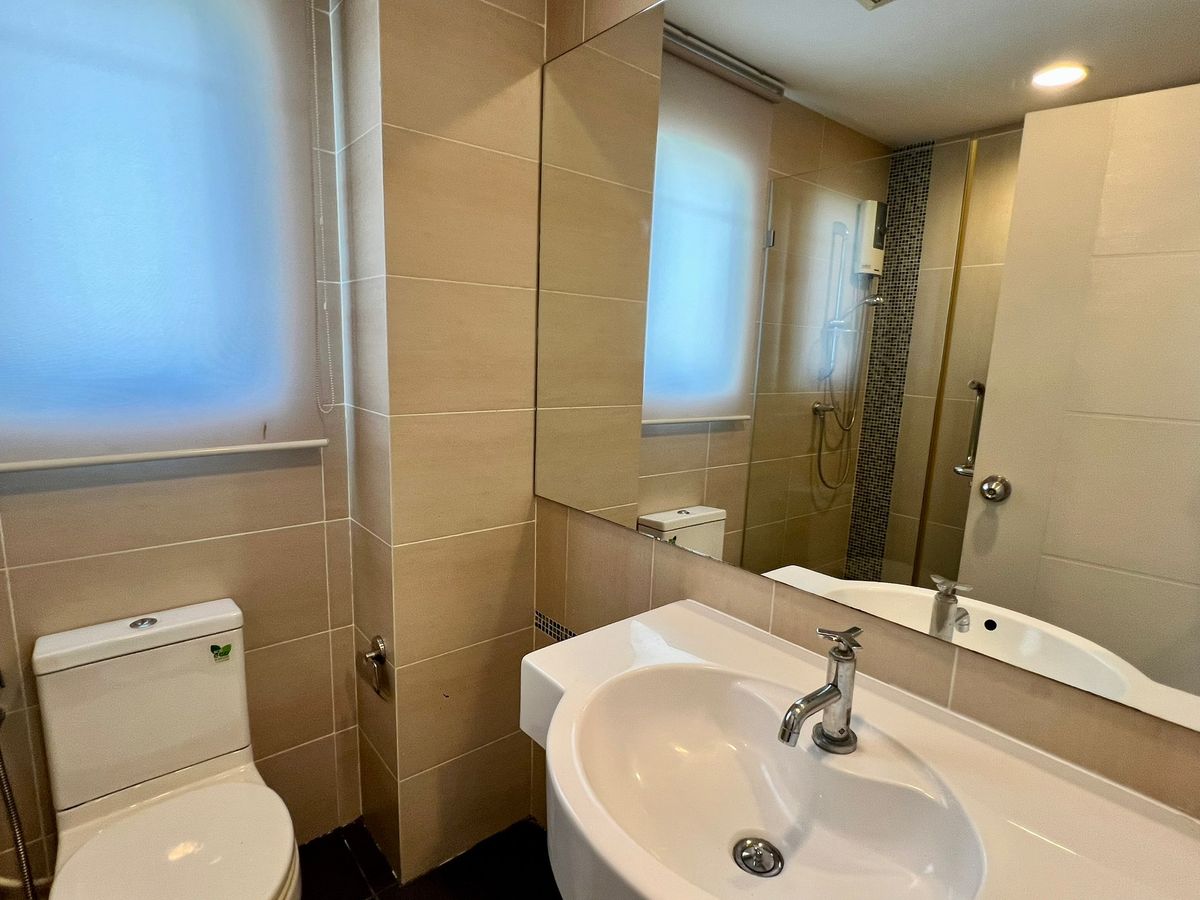 For SaleCondoSathorn, Narathiwat : ( UL2502181 ) Tel/Line 096-2479369 / FOR SELL!!!  Centric Sathorn St.louis  2 BEDROOM 2 BATHROOM 59.96 SQ.M. High Floor, RARE ITEM