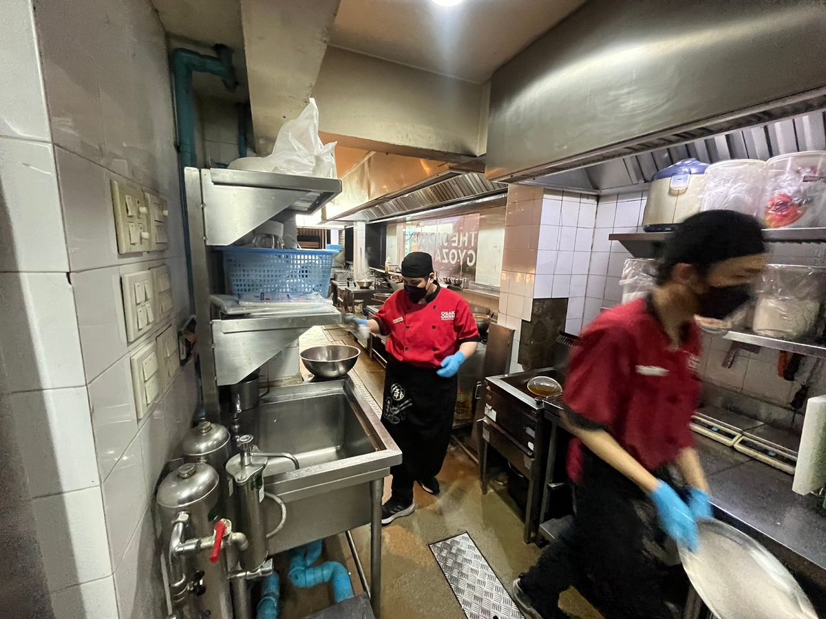 เซ้งร้านค้า/ตลาดนัดสุขุมวิท อโศก ทองหล่อ : 🔥 เซ้งร้านอาหาร Osaka Ohsho @ ทองหล่อ ซอย 2 ราคาพิเศษ 🔥 💥 ทำเลทองกลางสุขุมวิท - พร้อมอุปกรณ์ครบ พร้อมดำเนินกิจการต่อได้ทันที! 💥