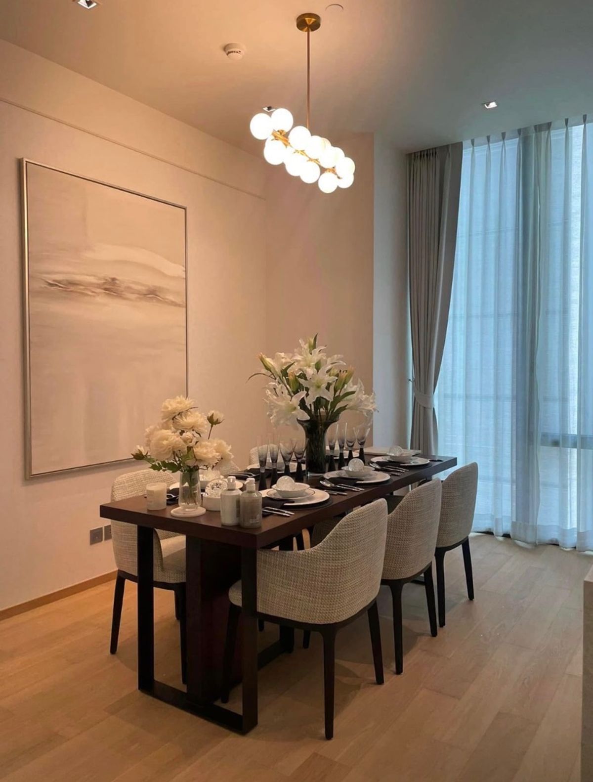 For RentCondoWitthayu, Chidlom, Langsuan, Ploenchit : 28 Chidlom✨ Super luxury 2B 2B Size 90 sq m Beautiful Interior, Fully Furnished, Very good conditioned, Rent 100,000 THB‼️ (BTS Chidlom)