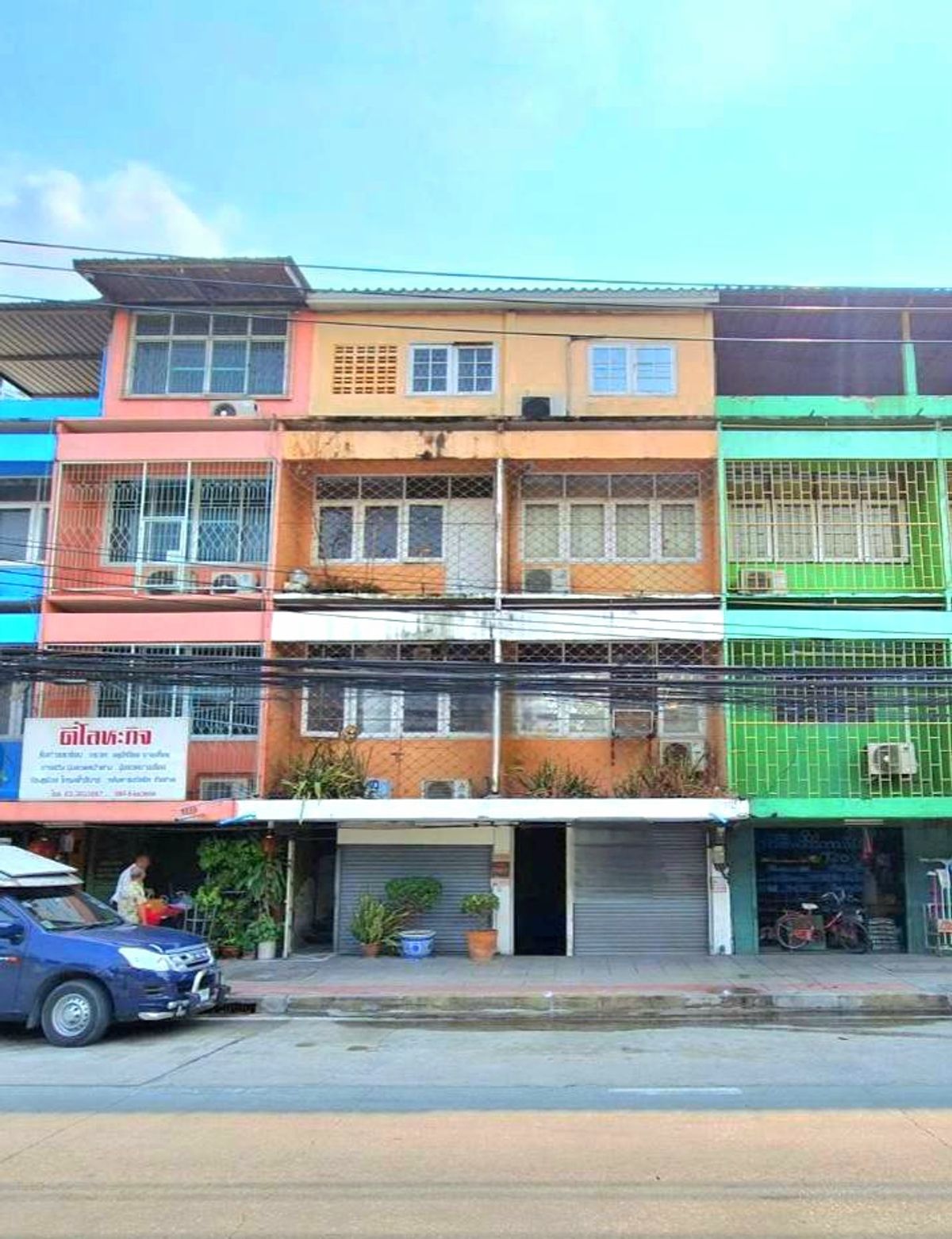 ขายอาคารพาณิชย์บางนา แบริ่ง ลาซาล : อาคารพาณิชย์ ตึก 4ชั้น 2 คูหา ติดถนนสรรพาวุธ หน้า Condo Regent 5 พันห้อง  ที่ดิน 43 ตรว. พื้นที่ 400 ตรม.ใกล้ถนนสุขุมวิท สี่แยกบางนา 300 ม.