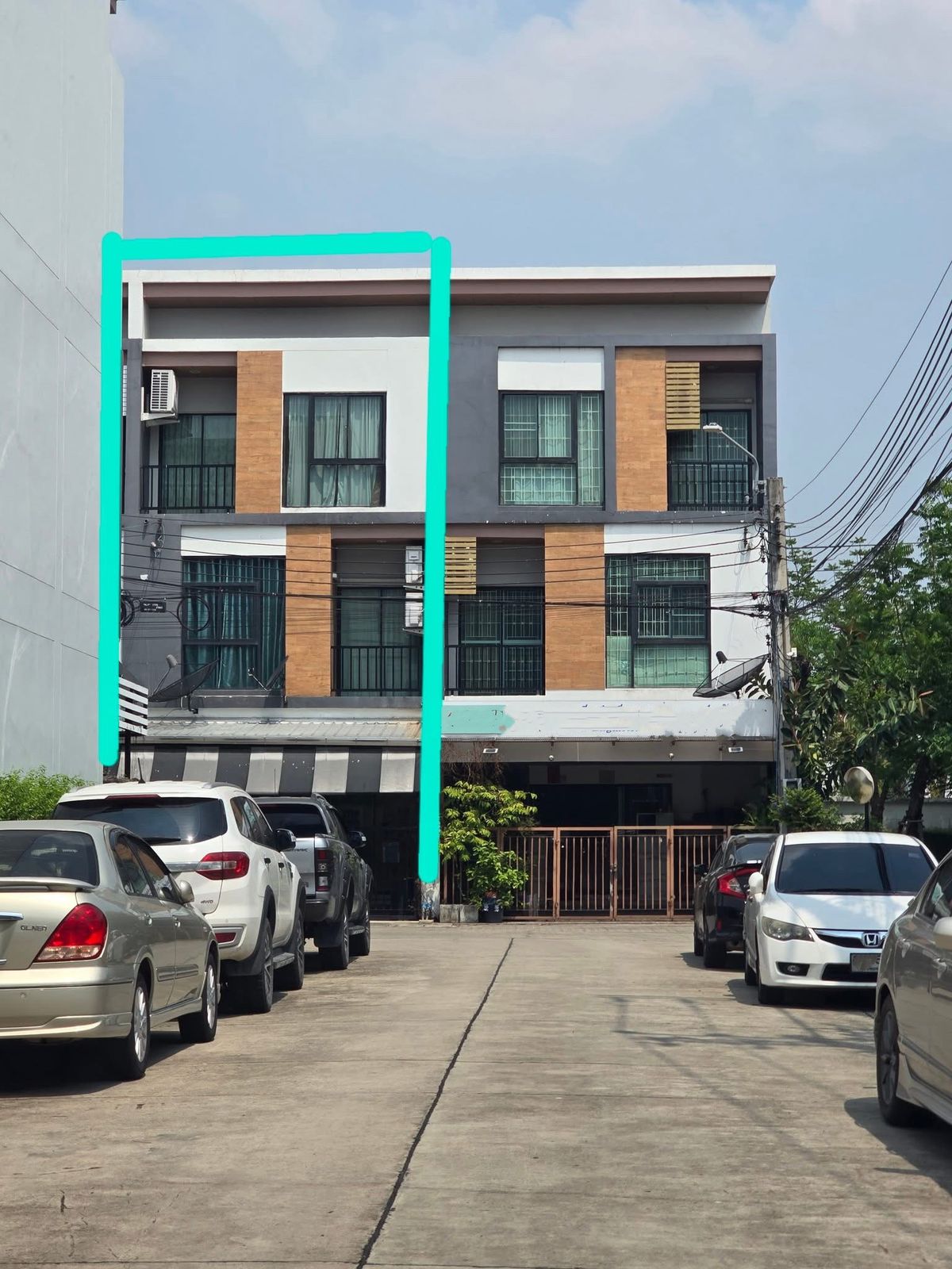 ให้เช่าโฮมออฟฟิศมีนบุรี-ร่มเกล้า : ให้เช่าโฮมออฟฟิศ 3 ชั้น โครงการทรีโอ ร่มเกล้า ติดถนน ใกล้ม.เกษมบัณฑิต, MRT สีชมพู 