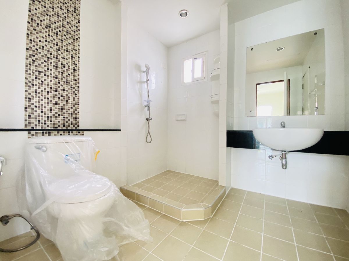 ขายบ้านนนทบุรี บางใหญ่ บางบัวทอง : พฤกษาวิลเลจ 11 ราชพฤกษ์-รัตนาธิเบศร์ บ้านเดี่ยว ขนาด 61 ตรว.  มีห้องนอนชั้นล่าง พฤกษาวิลเลจ 11 ราชพฤกษ์-รัตนาธิเบศร์