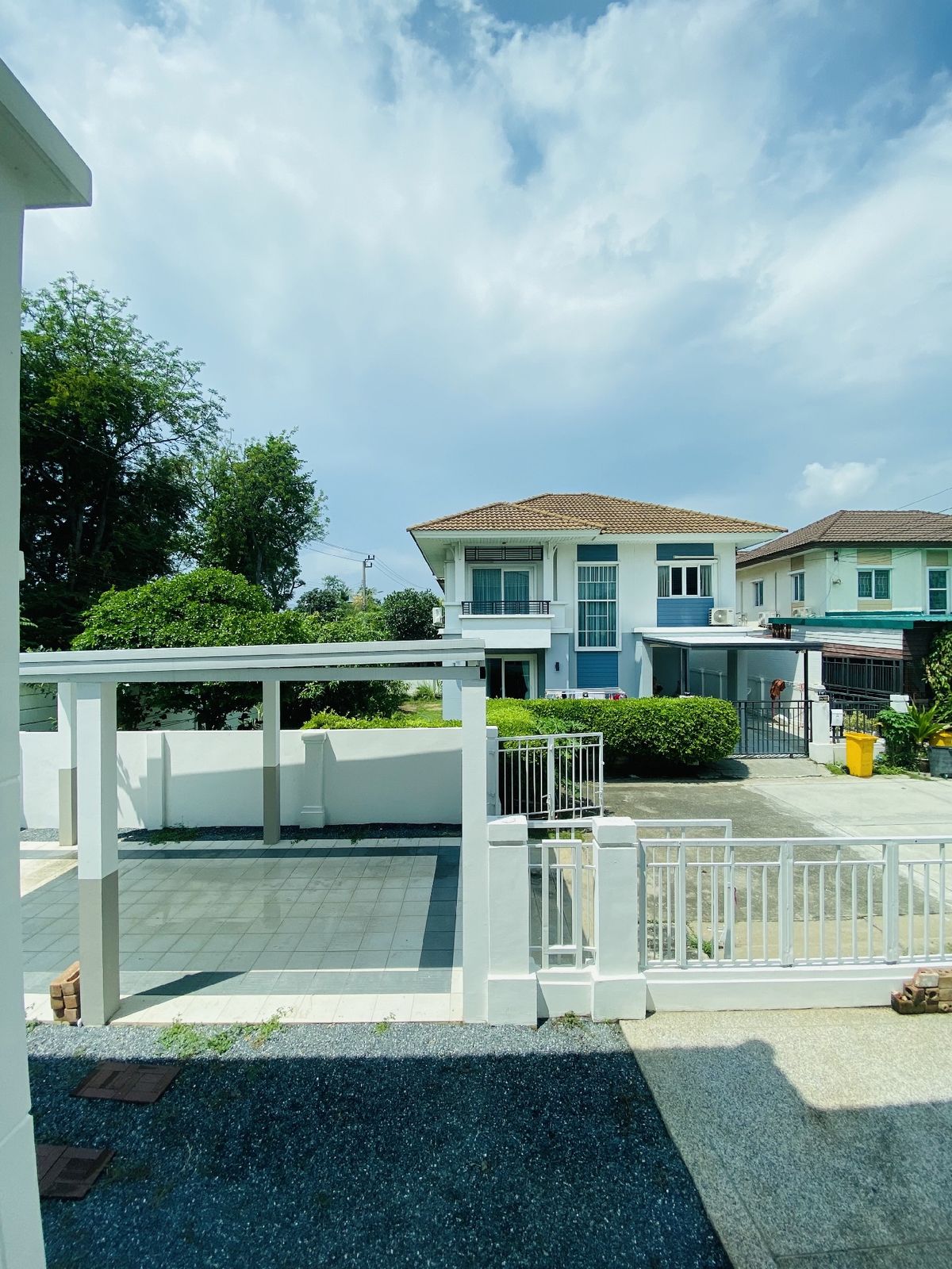 ขายบ้านนนทบุรี บางใหญ่ บางบัวทอง : พฤกษาวิลเลจ 11 ราชพฤกษ์-รัตนาธิเบศร์ บ้านเดี่ยว ขนาด 61 ตรว.  มีห้องนอนชั้นล่าง พฤกษาวิลเลจ 11 ราชพฤกษ์-รัตนาธิเบศร์