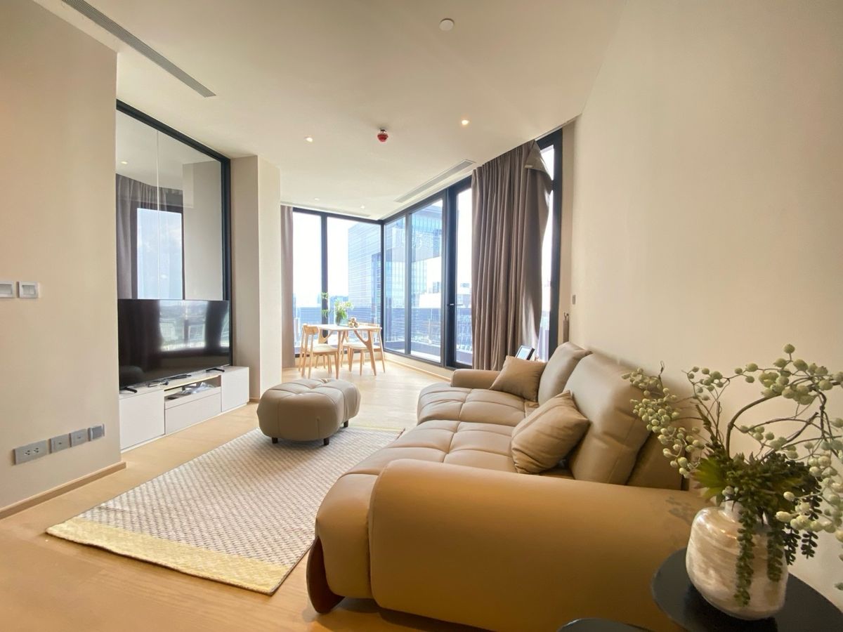 ให้เช่าคอนโดพระราม 9 เพชรบุรีตัดใหม่ RCA : Brand new! 2 Bedrooms at Ashton Asoke Rama 9 by Nestcovery Realty 