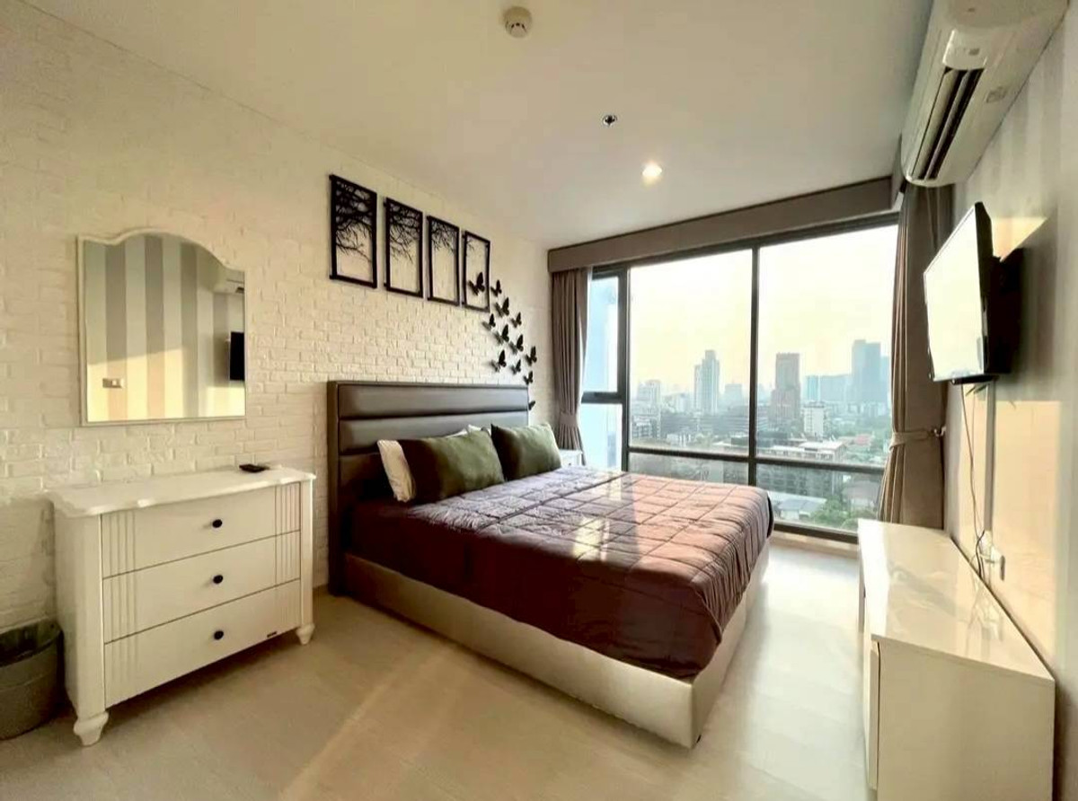 For RentCondoSukhumvit, Asoke, Thonglor : Rhythm Sukhumvit 42 condo, beautiful room, complete furniture with rent.