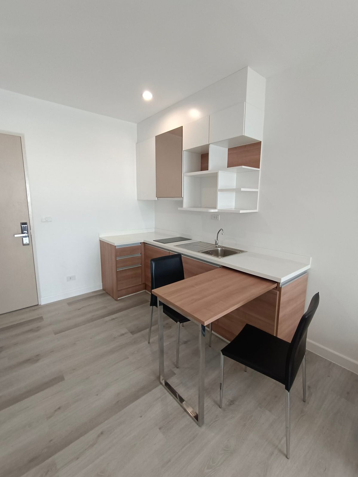 For SaleCondoRattanathibet, Sanambinna : Selling The Hotel Serviced Condo 49 sqm.