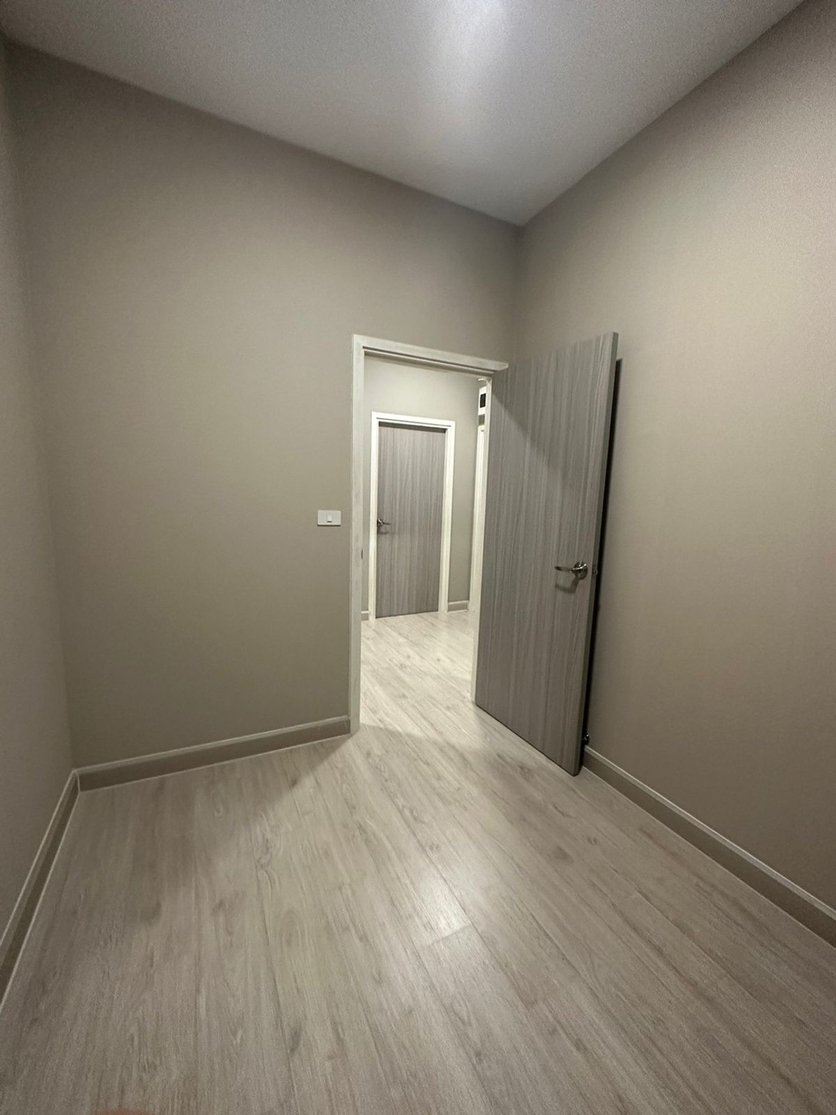 For SaleTownhomeLadkrabang, Suwannaphum Airport : Cheapest! House for sale, PATIO Ladkrabang-Motorway, Patio Ladkrabang-Motorway, near Suvarnabhumi Airport, 2-story townhome, special price, area 118 sq m., 3 bedrooms, beautiful house, ready to move in, good location, next to the main road, near the marke