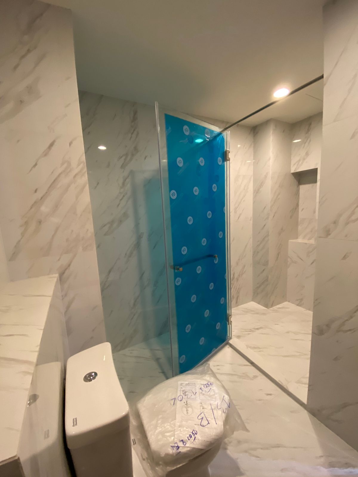 For SaleCondoBangna, Bearing, Lasalle : Condo for sale, ID Omobi, Sukhumvit East Point, Floor 30, Usable area 51.85 sq.m., 1 bedroom function, 1 bathroom, wide room, convenient to travel to Sukhumvit Road, near BTS Bangna 250 meters.