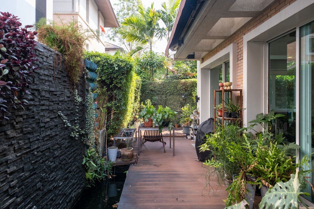 ขายบ้านรามคำแหง หัวหมาก : ✨ขายบ้านเดี่ยว 3ชั้นรีโนเวทใหม่ ที่ Baan Issara Rama9 4+2 ห้องนอน ขนาด 344ตรม. เฟอร์นิเจอครบ ย่านรามคำแหง  ใกล้ราชมังกีฬาสถาน 