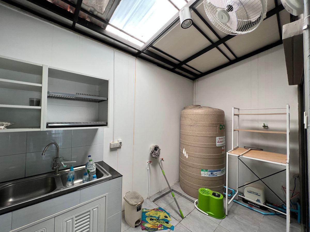 For SaleTownhomeLadkrabang, Suwannaphum Airport : Cheapest! House for sale, PATIO Ladkrabang-Motorway, Patio Ladkrabang-Motorway, near Suvarnabhumi Airport, 2-story townhome, special price, area 118 sq m., 3 bedrooms, beautiful house, ready to move in, good location, next to the main road, near the marke