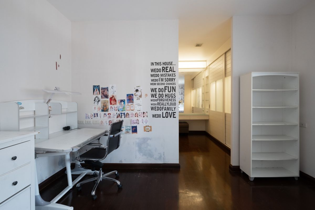 ขายบ้านรามคำแหง หัวหมาก : ✨ขายบ้านเดี่ยว 3ชั้นรีโนเวทใหม่ ที่ Baan Issara Rama9 4+2 ห้องนอน ขนาด 344ตรม. เฟอร์นิเจอครบ ย่านรามคำแหง  ใกล้ราชมังกีฬาสถาน 