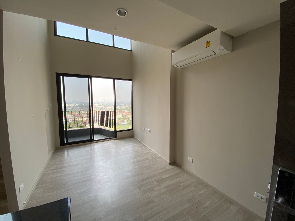 For SaleCondoBangna, Bearing, Lasalle : Condo for sale, ID Omobi, Sukhumvit East Point, Floor 30, Usable area 51.85 sq.m., 1 bedroom function, 1 bathroom, wide room, convenient to travel to Sukhumvit Road, near BTS Bangna 250 meters.