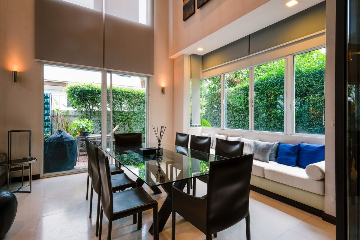 ขายบ้านรามคำแหง หัวหมาก : ✨ขายบ้านเดี่ยว 3ชั้นรีโนเวทใหม่ ที่ Baan Issara Rama9 4+2 ห้องนอน ขนาด 344ตรม. เฟอร์นิเจอครบ ย่านรามคำแหง  ใกล้ราชมังกีฬาสถาน 