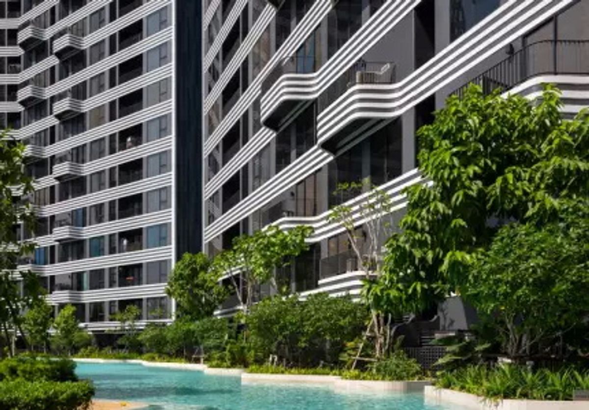 For SaleCondoBangna, Bearing, Lasalle : Condo for sale, ID Omobi, Sukhumvit East Point, 8th floor, usable area 84.22 sq.m., 3 bedrooms, 2 bathrooms, beautiful rooms, beautiful views, convenient to travel next to Sukhumvit Road, near BTS Bangna 250 meters.