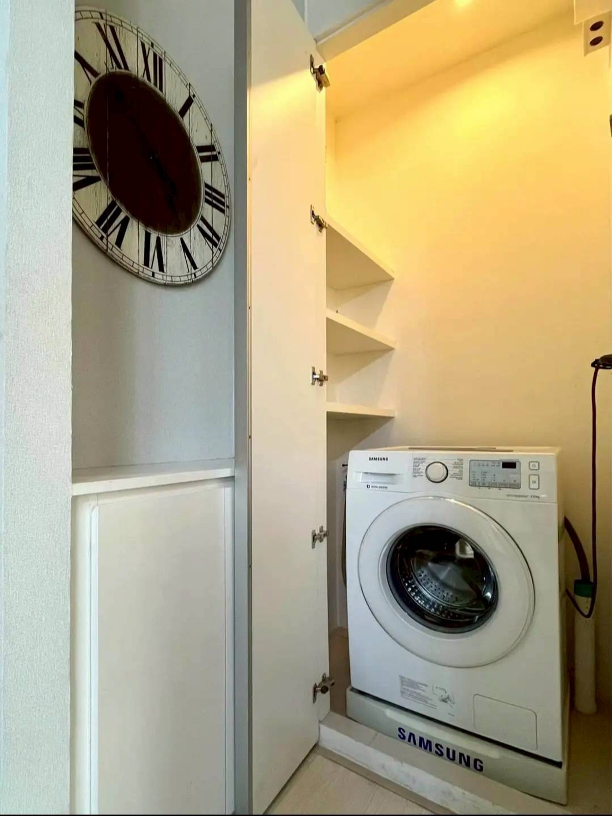 For RentCondoSukhumvit, Asoke, Thonglor : Rhythm Sukhumvit 42 condo, beautiful room, complete furniture with rent.