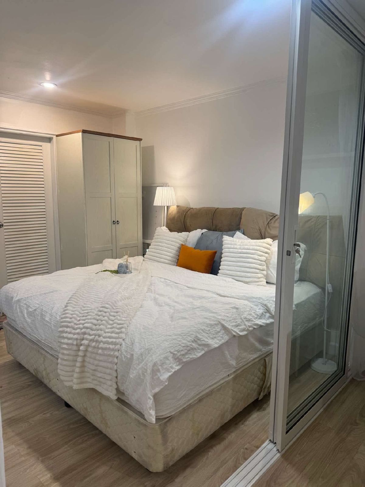 For RentCondoSukhumvit, Asoke, Thonglor : ❤️‍🔥new room renovation🐶🐱 pet friendly condo at 49 suite Thognlor area only 20000/month ready to move 🌴🍁🪴❤️‍🔥