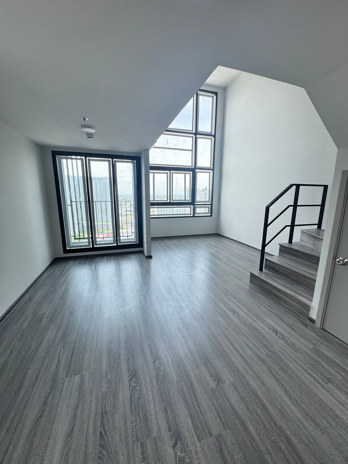 Sale DownCondoSeri Thai, Ramkhamhaeng Nida : One Bedroom Hybrid Down payment room