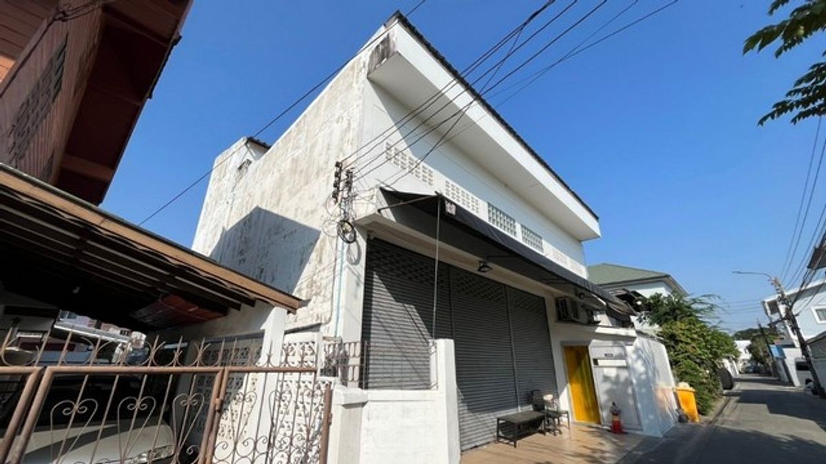 For RentShop HouseRamkhamhaeng, Hua Mak : RP222 for rent, 3rd floor, 42 square wah, 300 square meters, Lat Phrao 106, suitable for business, medicine, health supplement or Office