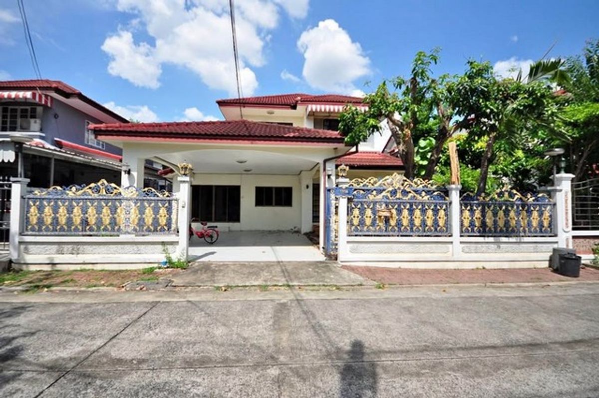 For RentHouseNawamin, Ramindra : 2 -storey detached house for rent in Phahonyothin Road, Permsin Road, Sukhaphiban 5, Chonlada Sai Village, Soi Sai Mai 34