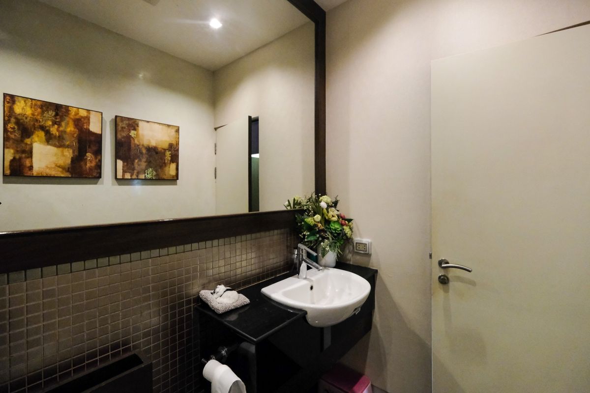 ขายบ้านรามคำแหง หัวหมาก : ✨ขายบ้านเดี่ยว 3ชั้นรีโนเวทใหม่ ที่ Baan Issara Rama9 4+2 ห้องนอน ขนาด 344ตรม. เฟอร์นิเจอครบ ย่านรามคำแหง  ใกล้ราชมังกีฬาสถาน 