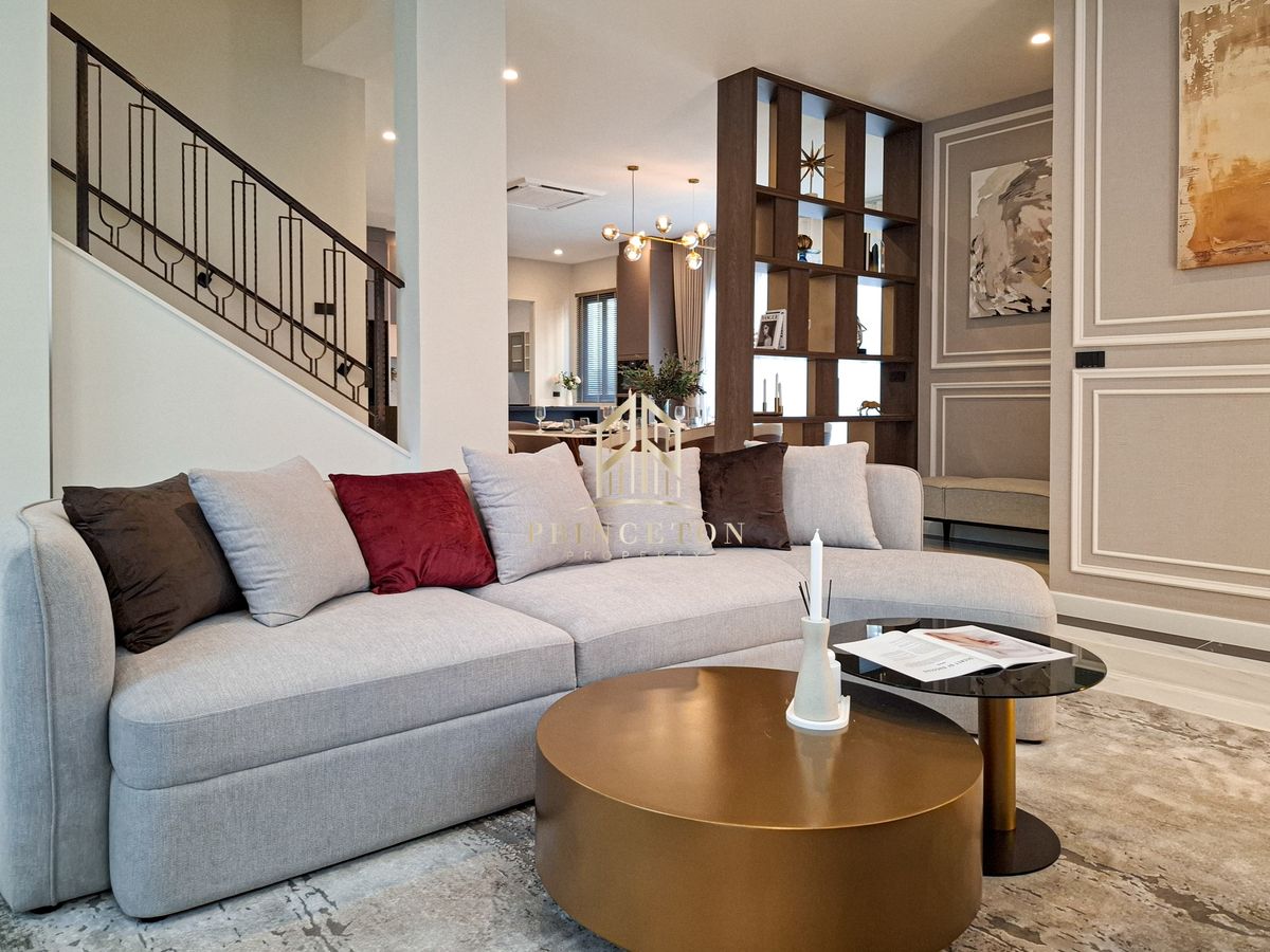 HousePattanakan, Srinakarin : Sell ​​or rent a luxury house, Saint, Royal Krungthep Kreetha 📌 092-4252445