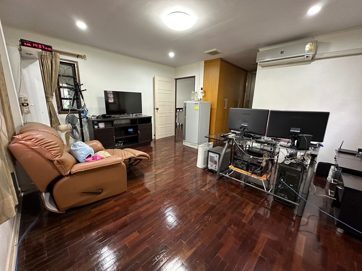 For SaleHouseMin Buri, Romklao : Thararom Park Way Home Ramkhamhaeng 150 /5 Bedrooms (Sale), Tarom Parkway Home Ramkhamhaeng 150 /5 Bedrooms (For Sale) AA303