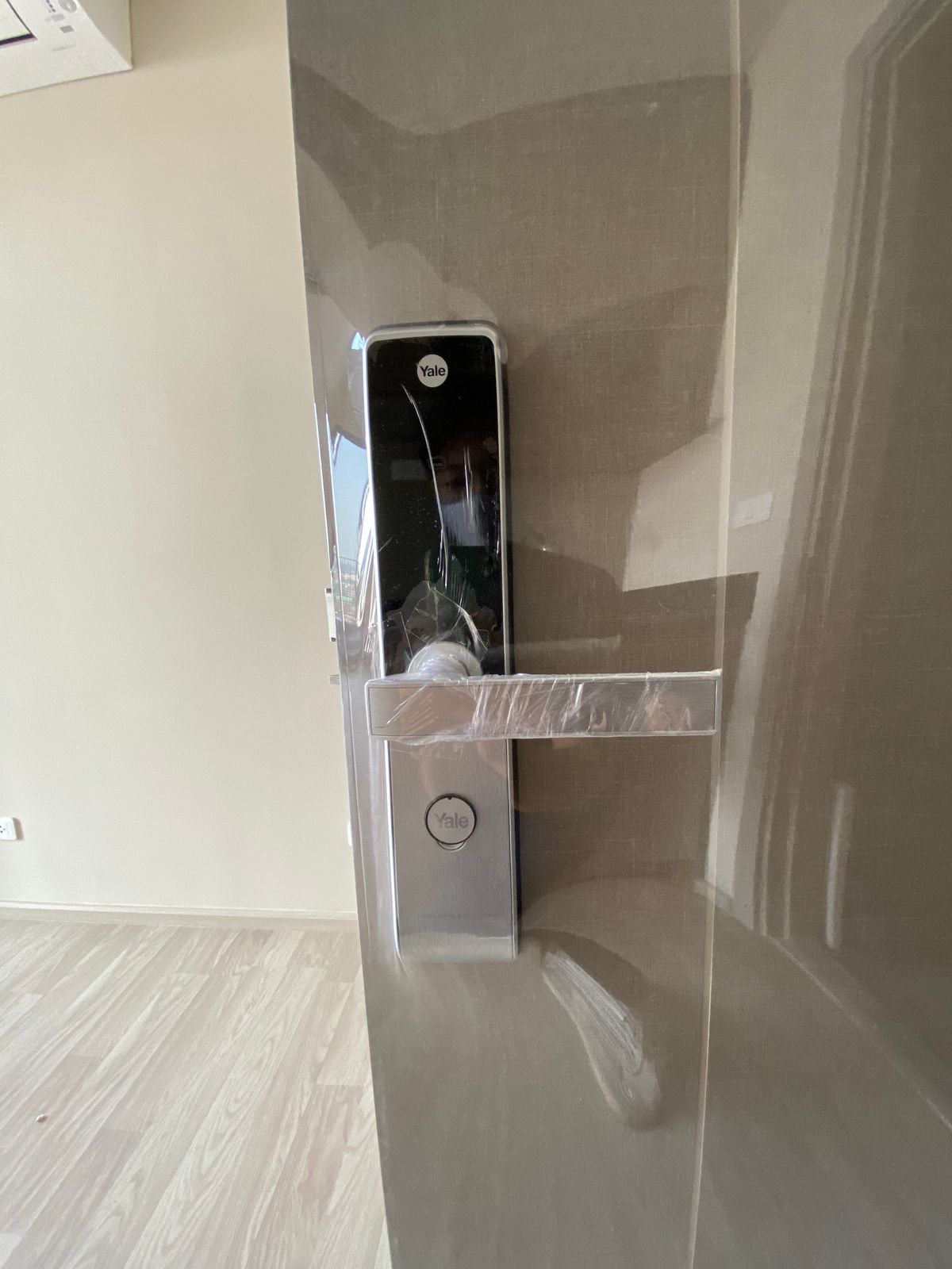 For SaleCondoBangna, Bearing, Lasalle : Condo for sale, ID Omobi, Sukhumvit East Point, Floor 30, Usable area 51.85 sq.m., 1 bedroom function, 1 bathroom, wide room, convenient to travel to Sukhumvit Road, near BTS Bangna 250 meters.