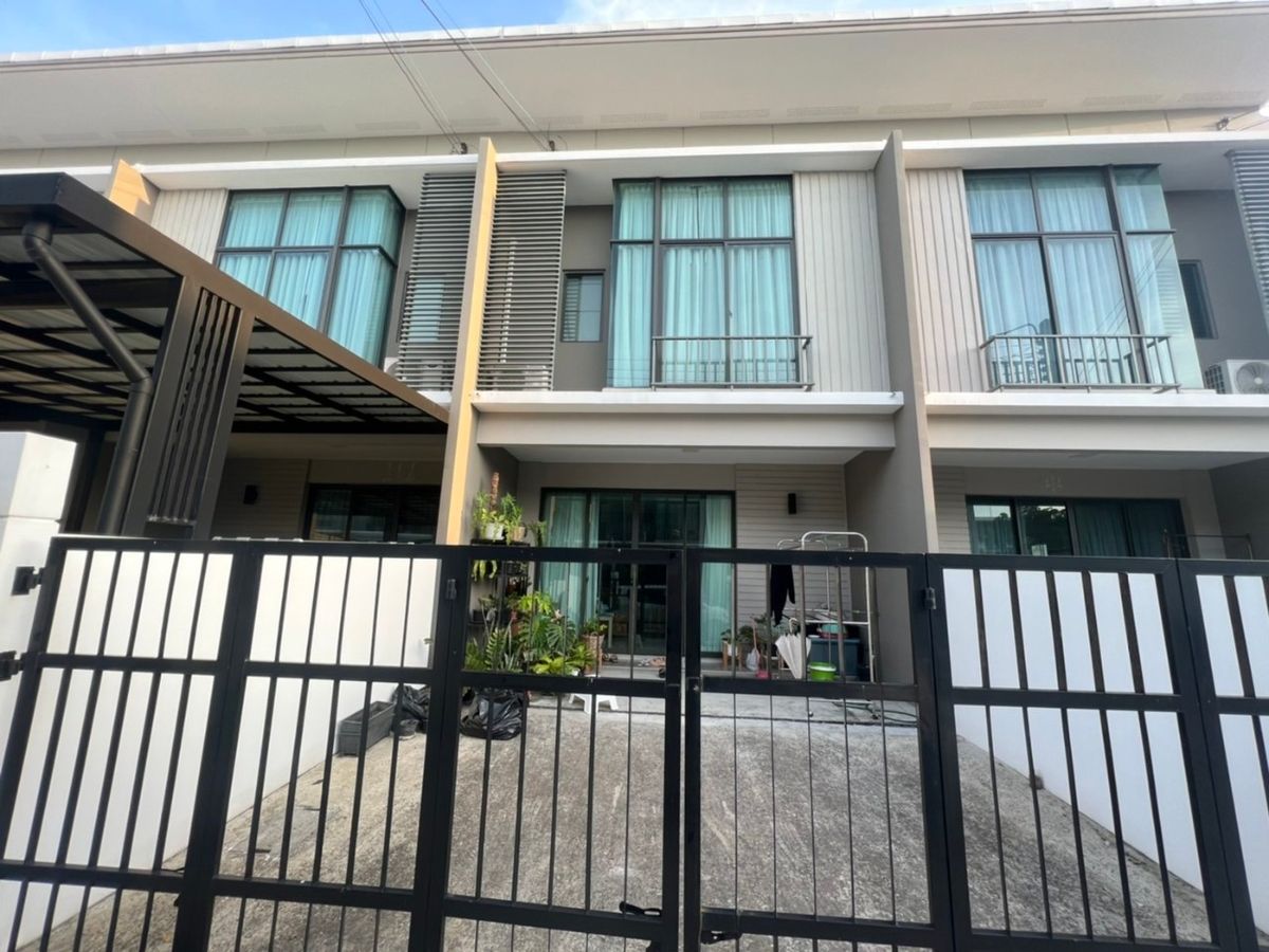 For SaleTownhomeLadkrabang, Suwannaphum Airport : House for sale, Townhome, Pathio, Lat Krabang - PATIO LADKRABANG -Motorway Motorway Townhome 2, near Suvarnabhumi Airport, area 118 sqm. 3 bedrooms, beautiful houses, good locations on the main road, convenient to travel, Lat Krabang, Suvarnabhumi Airport