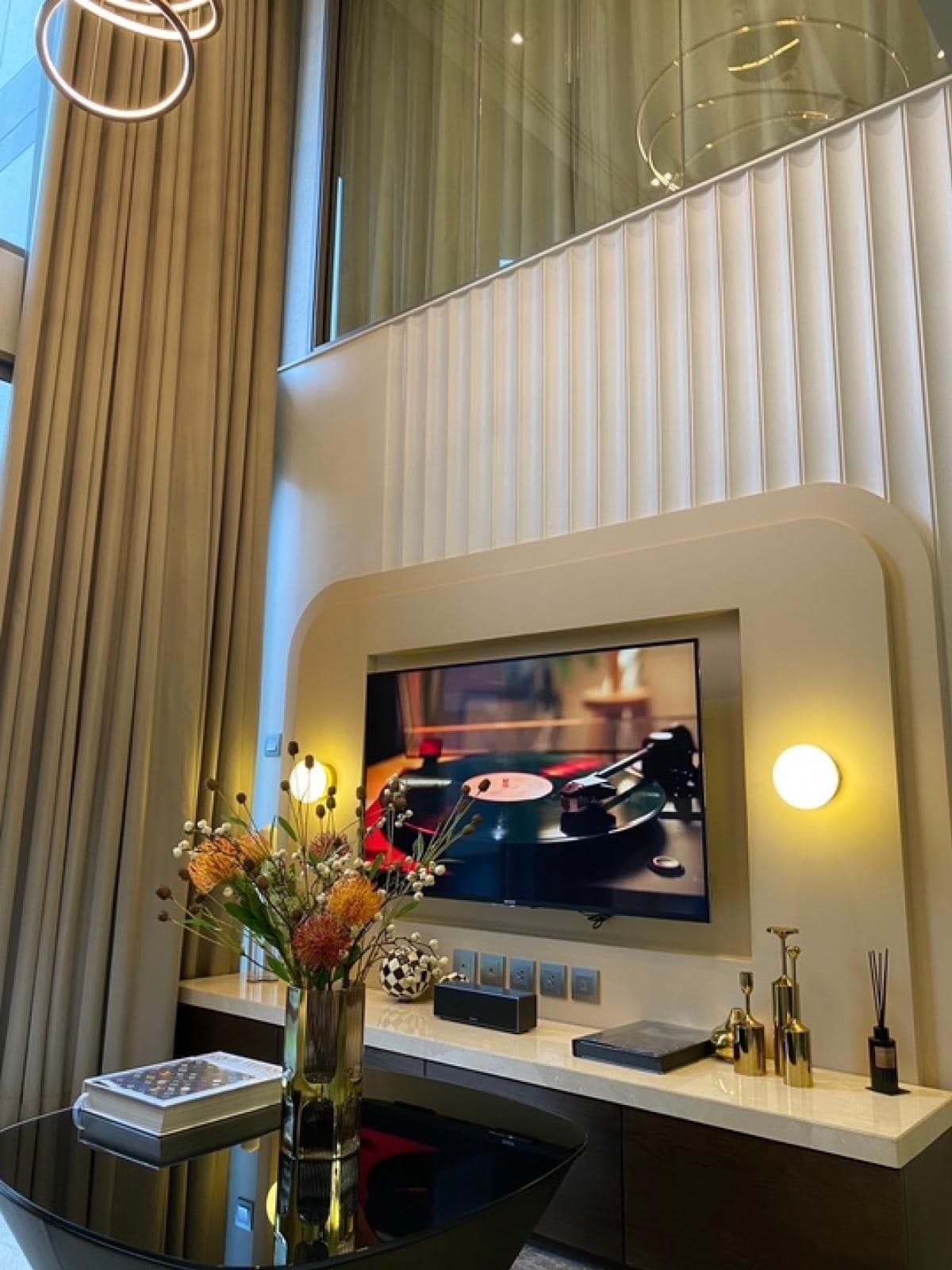 ให้เช่าคอนโดสุขุมวิท อโศก ทองหล่อ : คอนโด Ashton Sukhumvit 41 ห้องสวย เฟอร์นิเจอร์ครบ พร้อมเช่าอยู่