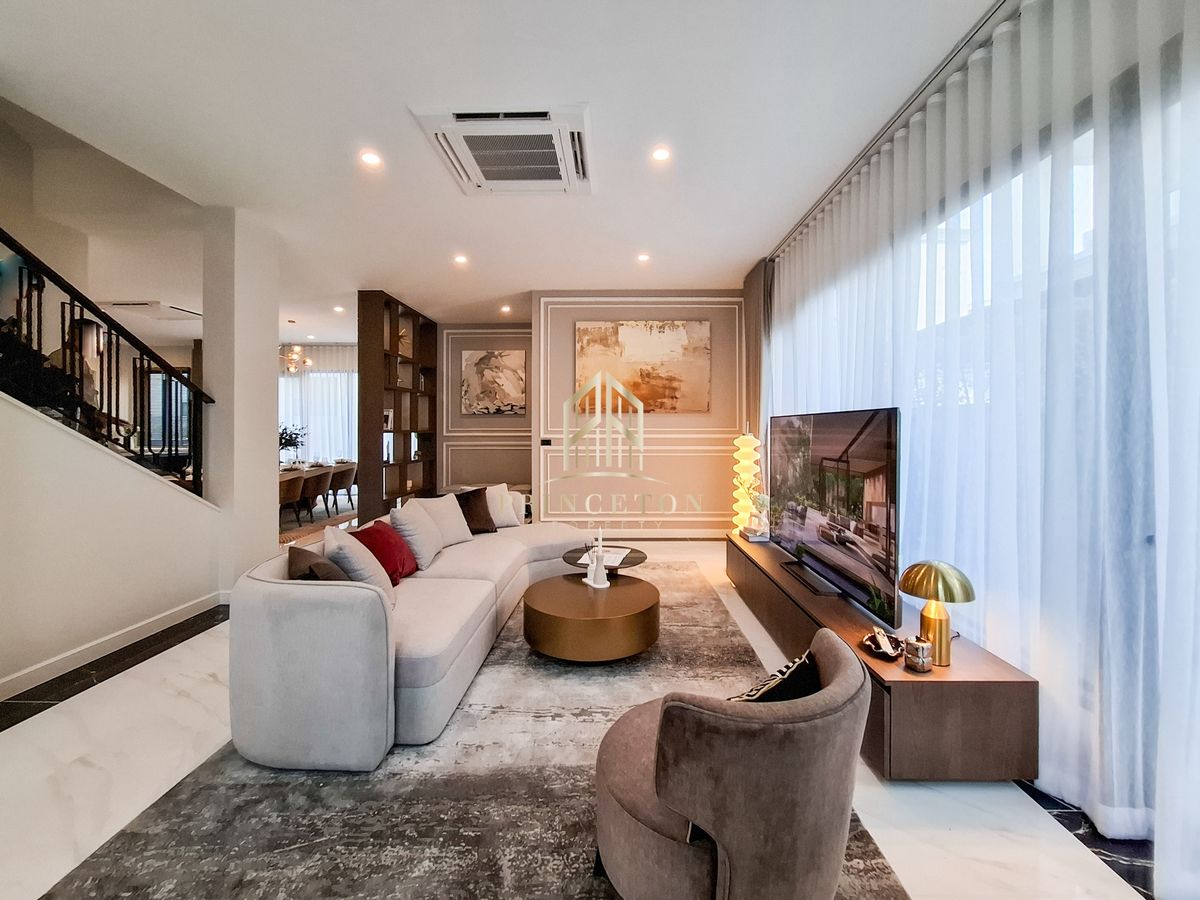 HousePattanakan, Srinakarin : Sell ​​or rent a luxury house, Saint, Royal Krungthep Kreetha 📌 092-4252445