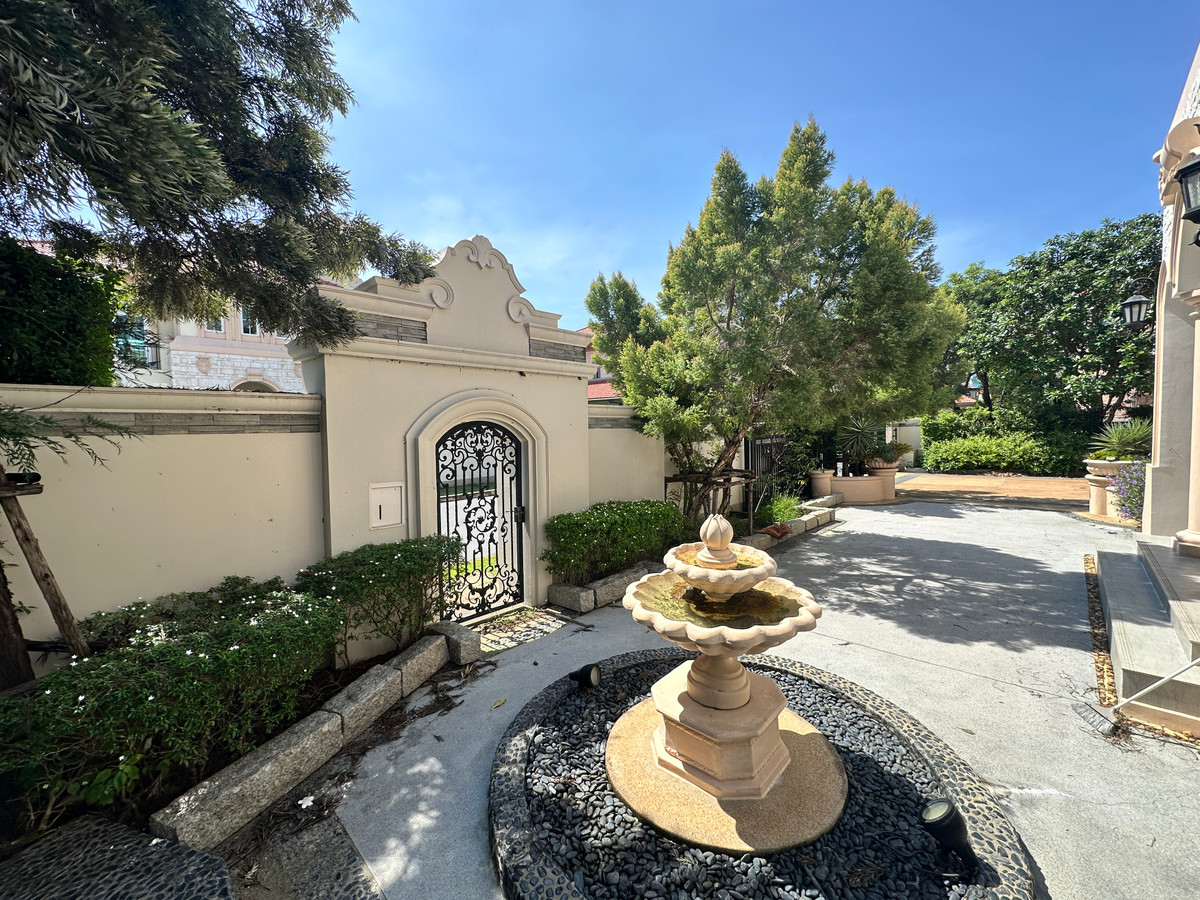 For SaleHouseBangna, Bearing, Lasalle : SH030225 2 -story house for sale, 4 bedrooms, Nantawan, Bang Na Km. 7, near Mega Bangna